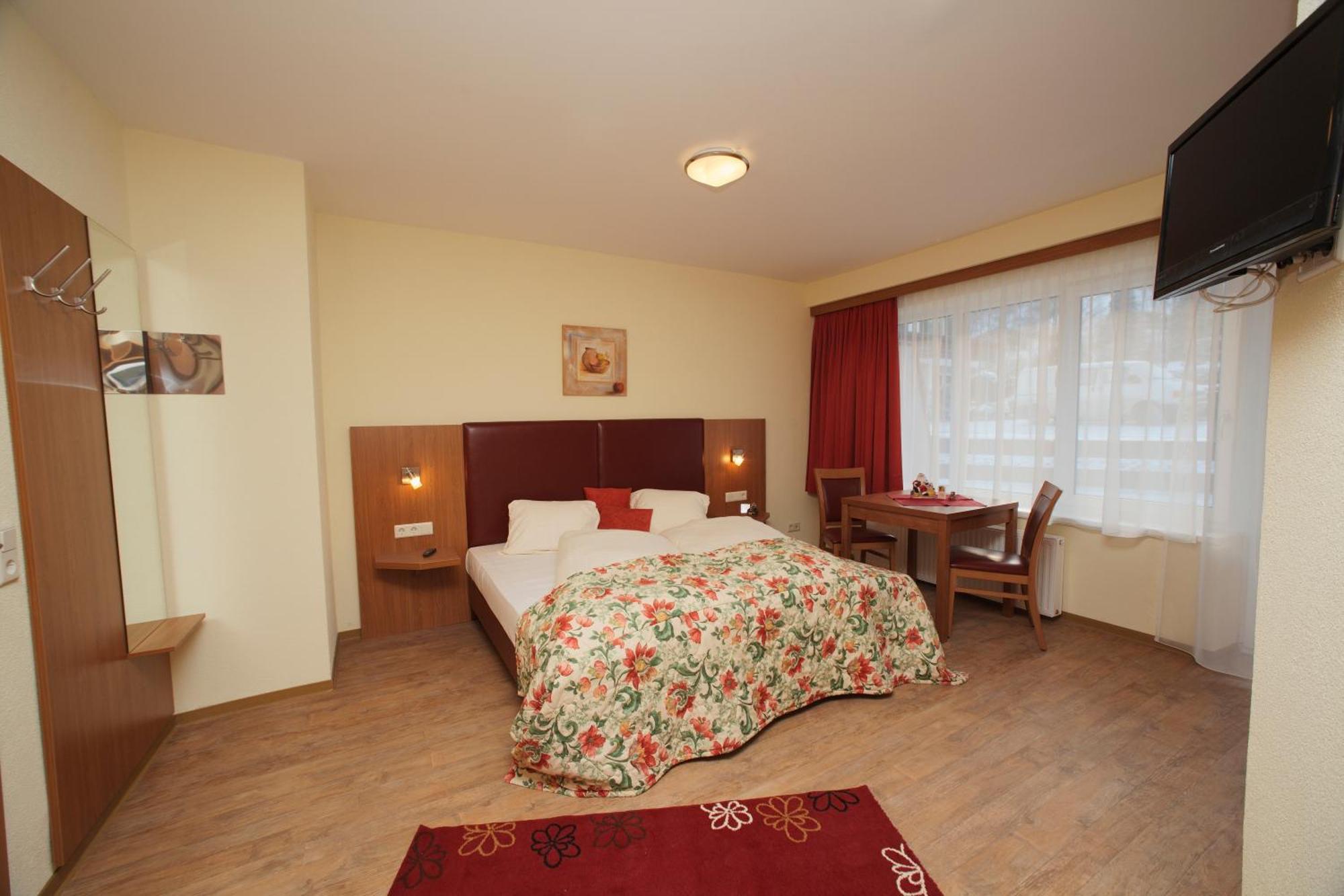 Mountain Motel Капрун Екстер'єр фото